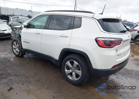 2018 Jeep Compass Latitude 4X4 z USA, uszkodzony, nr VIN 3C4NJDBB0JT252943